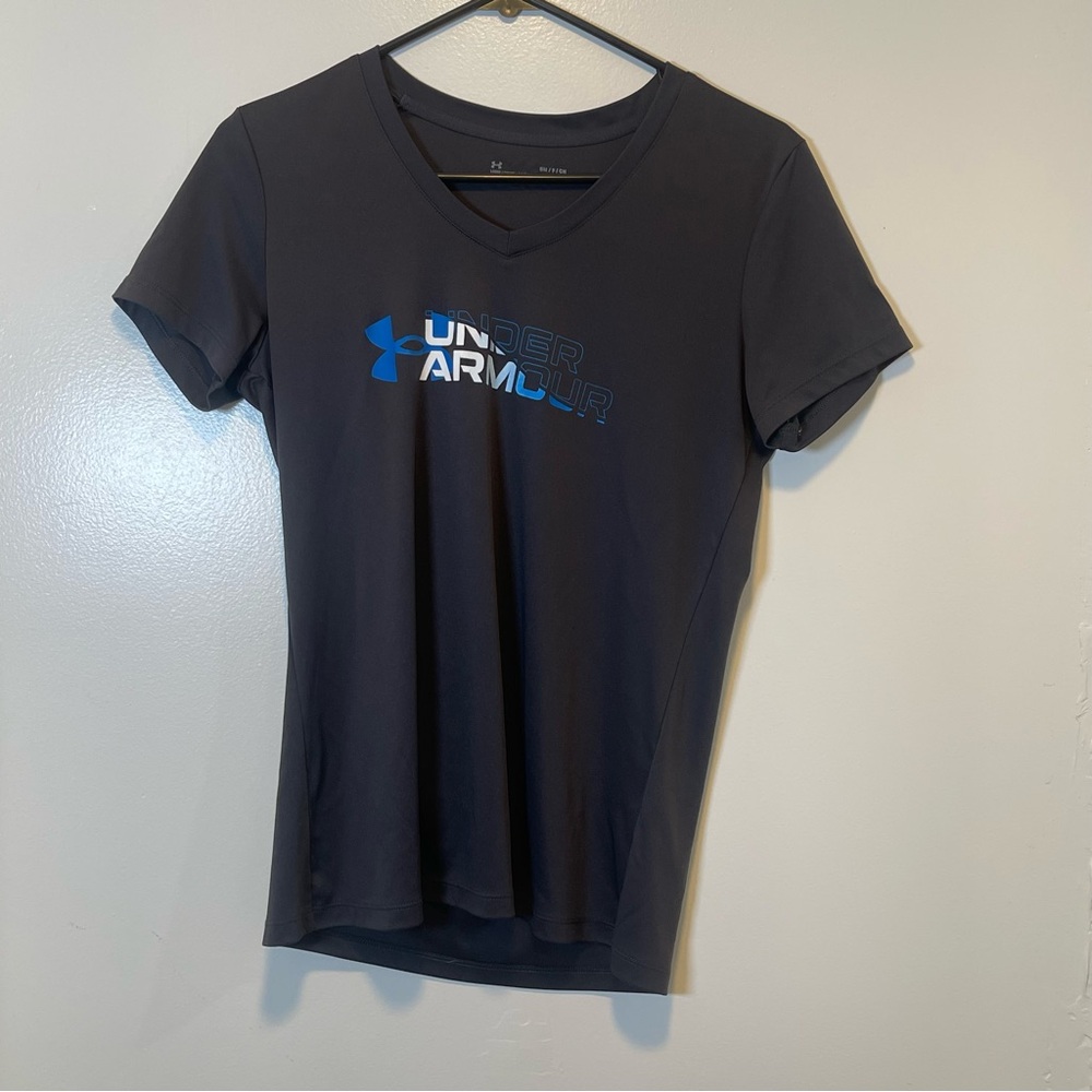 Under Armour v neck short sleeve‎ shirt gray women's size small